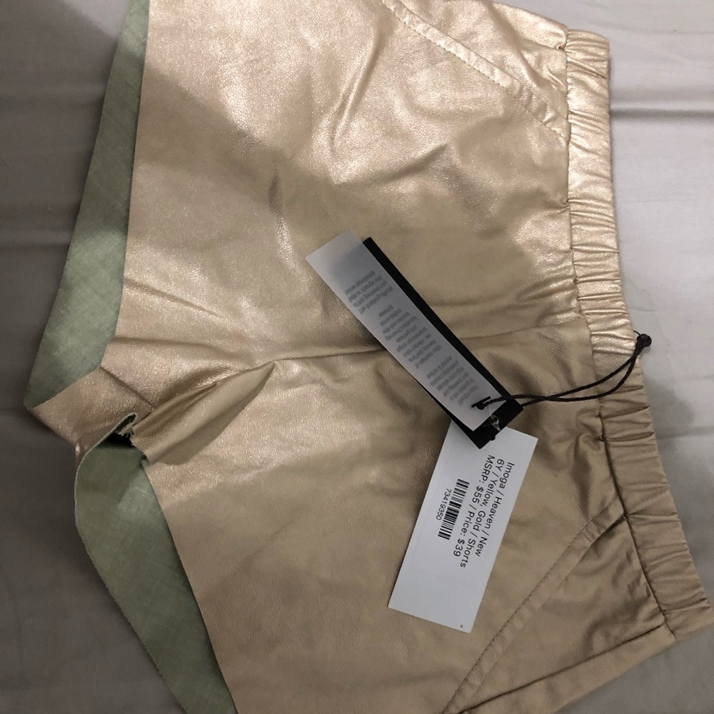 Gold shorts girls 6Y